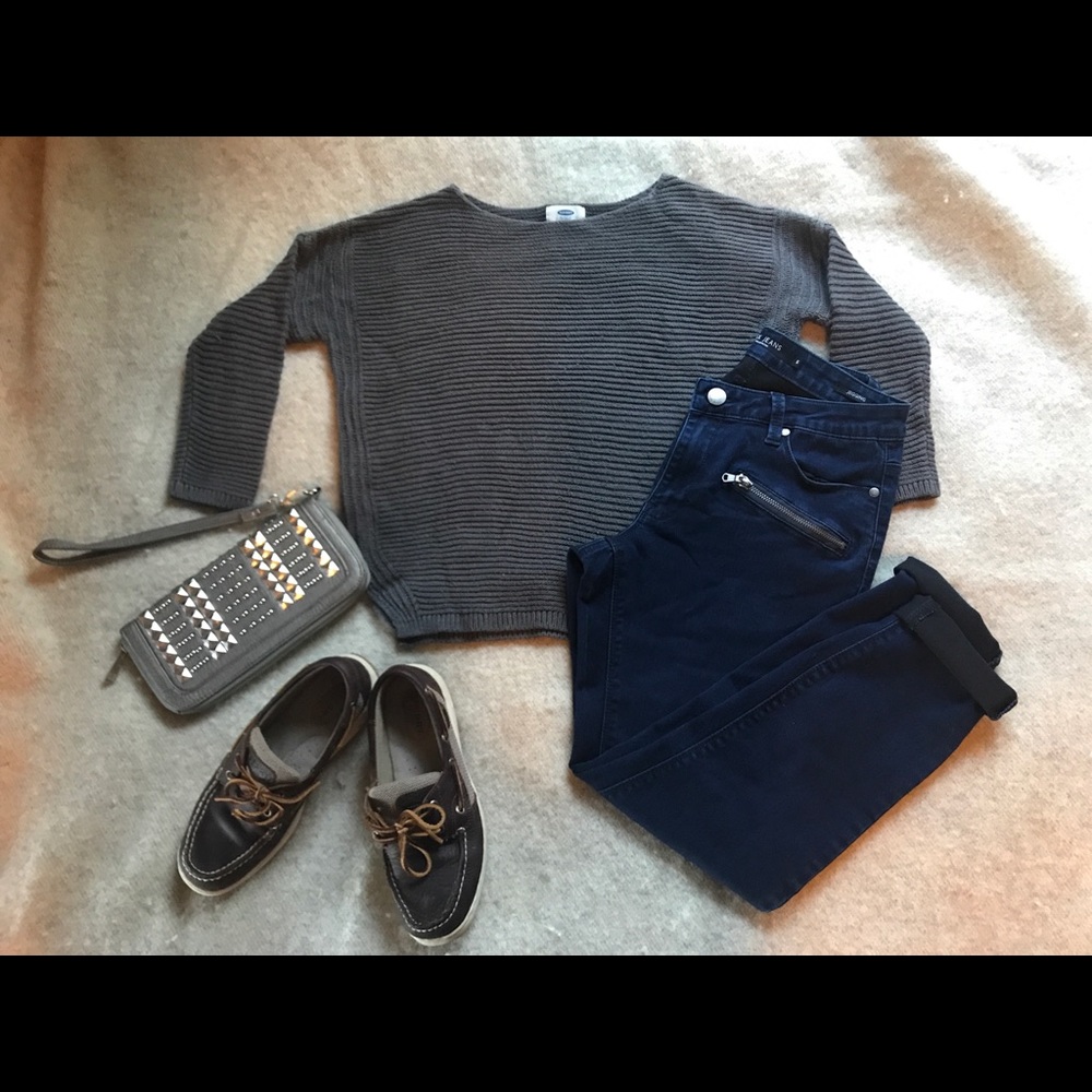 Cute, 3/4 sleeve old navy sweater.